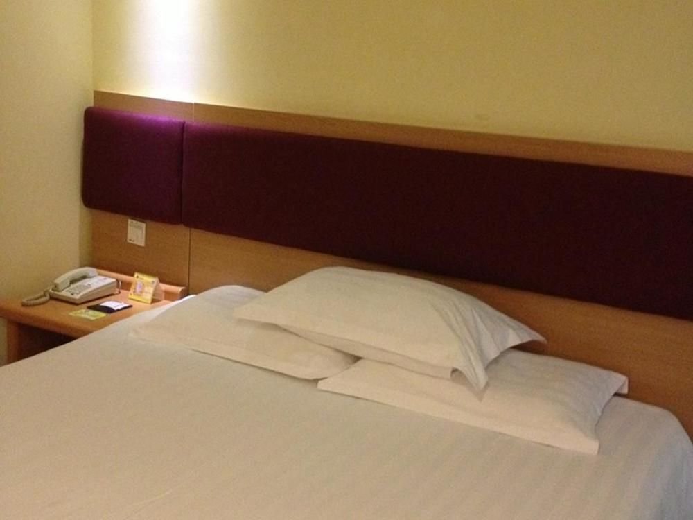 Шанхай: Home Inn Shanghai Lujiazui Oriental Pearl Hotel