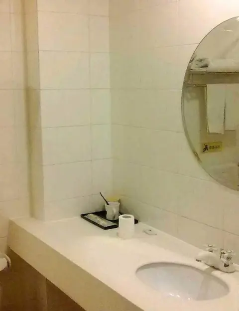Шанхай: Home Inn Ouyang Road