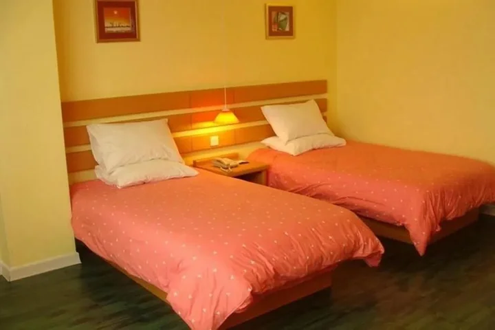 Шанхай: Home Inn Ouyang Road