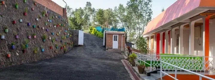 Шанхай: Home Inn LongDong Avenue