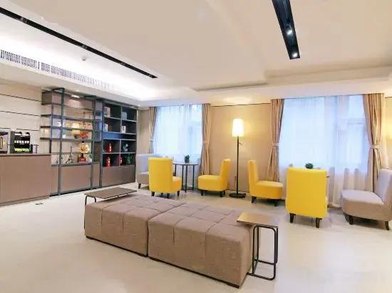 Чжэнчжоу: Homeinn Plus Hotel (Zhengzhou Erqi Wanda Plaza Second People's Hospital Subway Station)