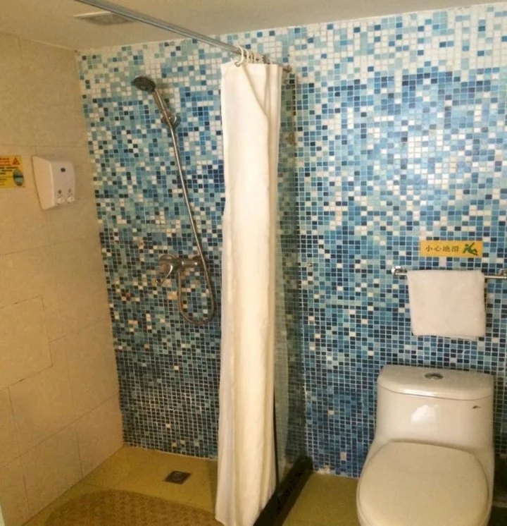 Чэнду: Home Inn Chengdu Wenshuyuan Metro Station