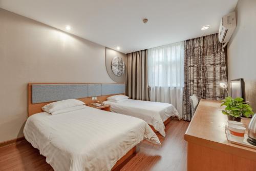 Чэнду: Home Inn Chengdu Wuhouci Roma Holiday Square