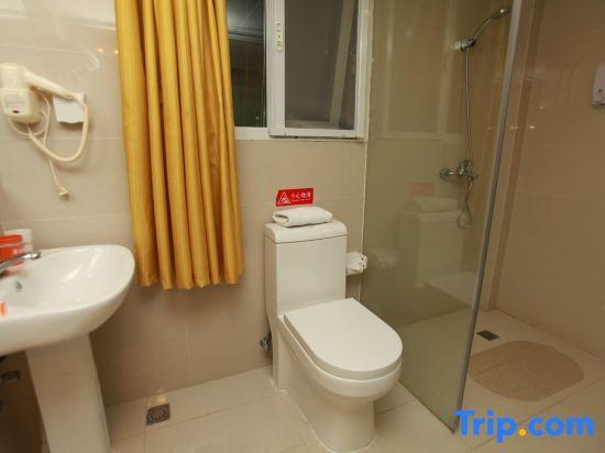 Чэнду: Home Inn Chengdu Chunxi Road Pedestrian Street Center