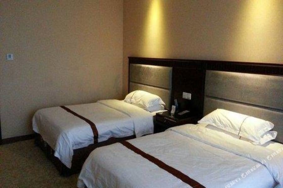 Цзиньюань: Yangshan Baoheng Business Hotel