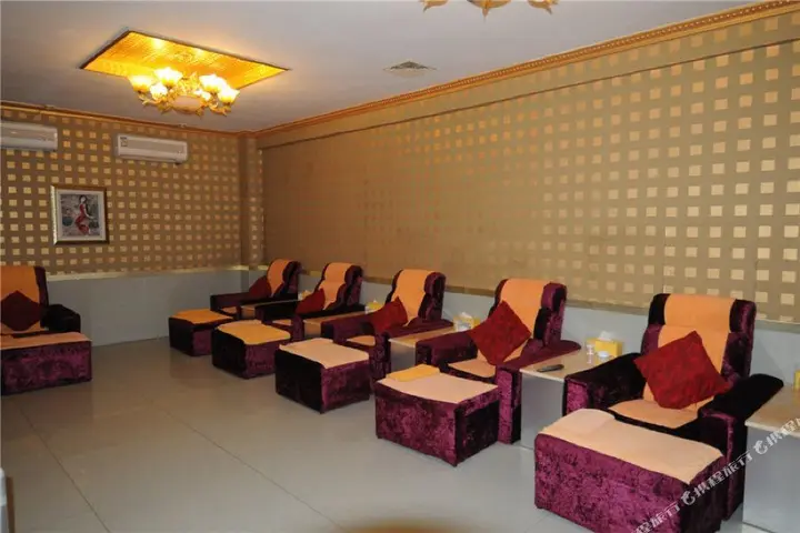 Цзиньюань: Yangshan Baoheng Business Hotel