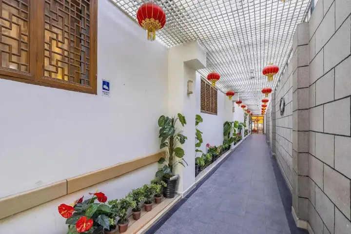 Пекин: Home Inn Beijing Yansha Xinyuanli