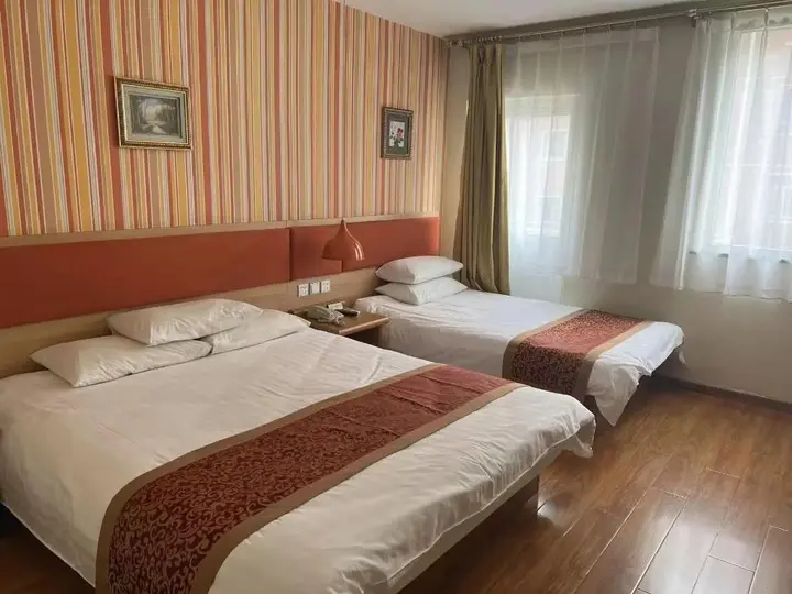 Пекин: Home Inn Beijing Yansha Xinyuanli