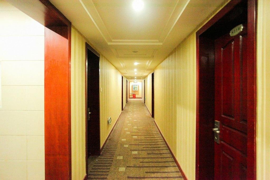 Наньтун: Haimen Yuanfen Tiankong Business Hotel