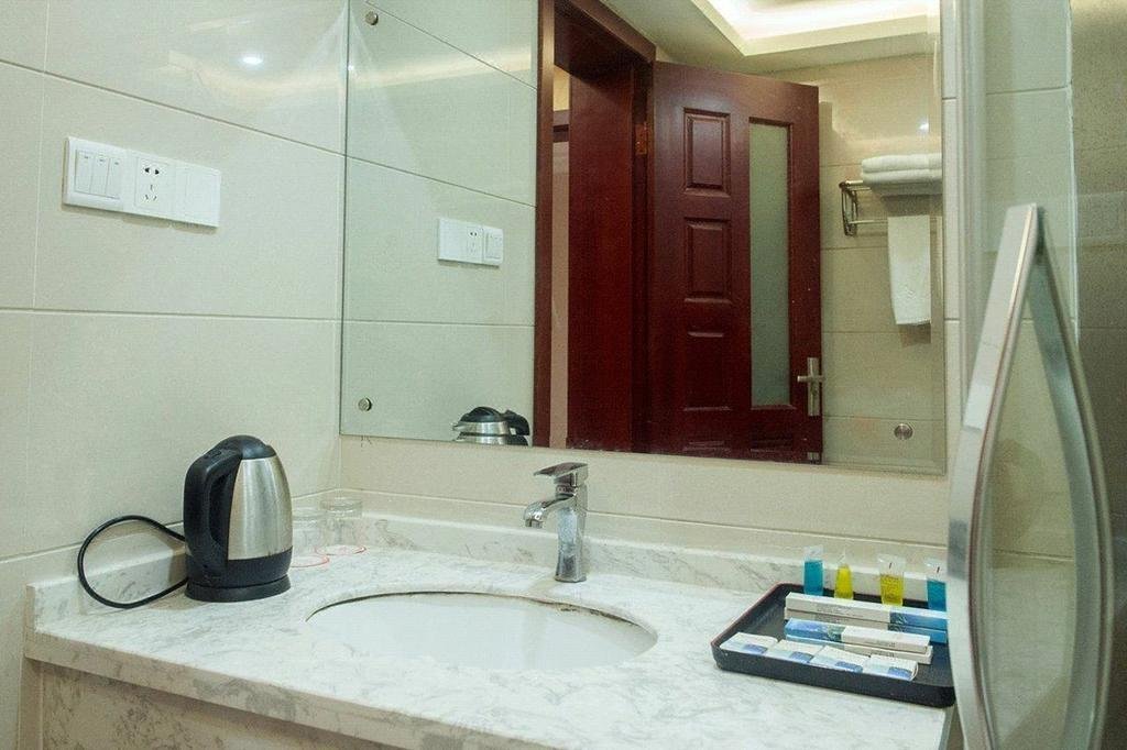 Наньтун: Haimen Yuanfen Tiankong Business Hotel