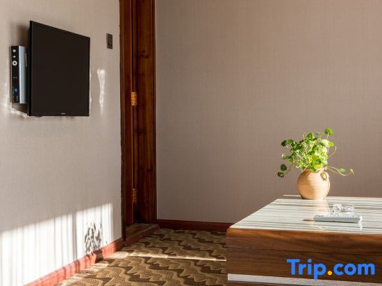 Баошань: Yiya Holiday Inn
