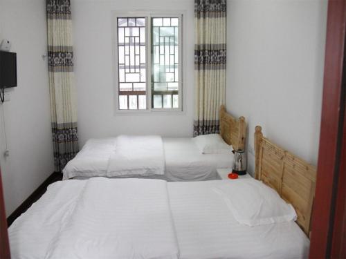 Яань: Ya'an Shimian Old Street Inn