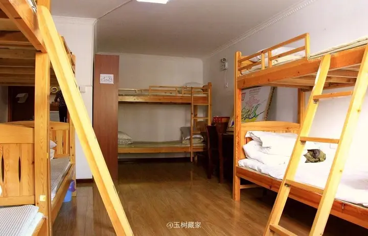 Синин: Xining Yushu Zangjia Hostel