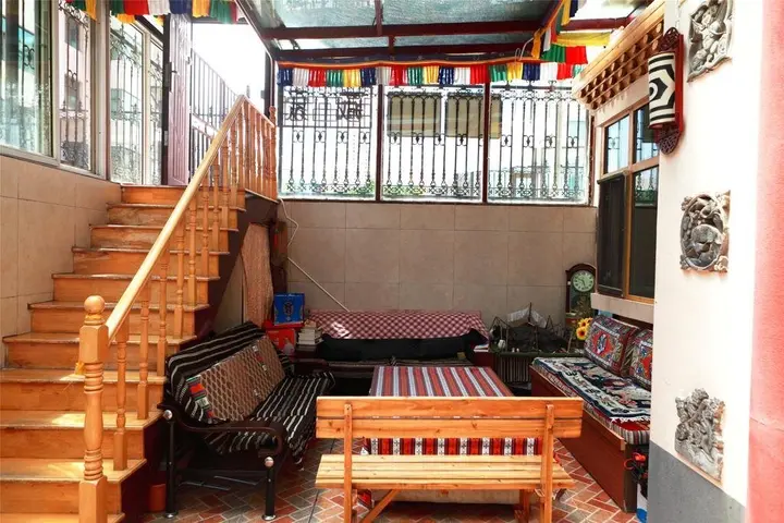 Синин: Xining Yushu Zangjia Hostel