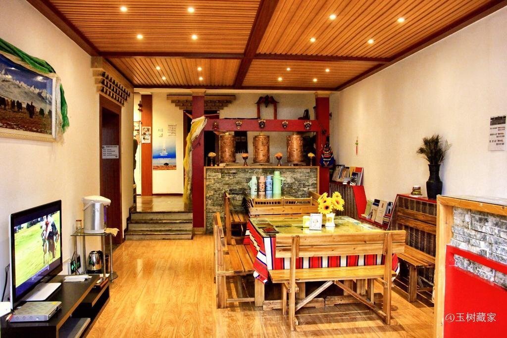 Синин: Xining Yushu Zangjia Hostel