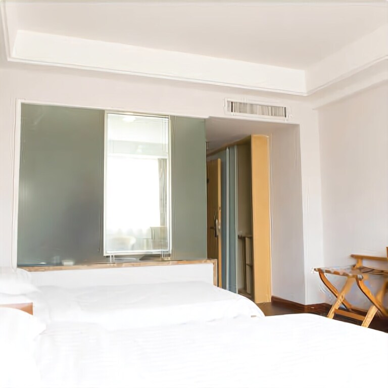 Ляньюньган: Mingguo Business Hotel
