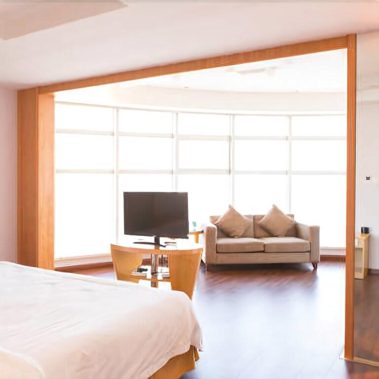 Ляньюньган: Mingguo Business Hotel