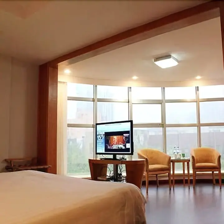 Ляньюньган: Mingguo Business Hotel