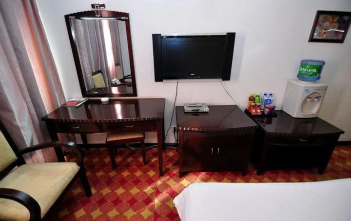 Цюйцзин: Luliang Jinjiang Inn