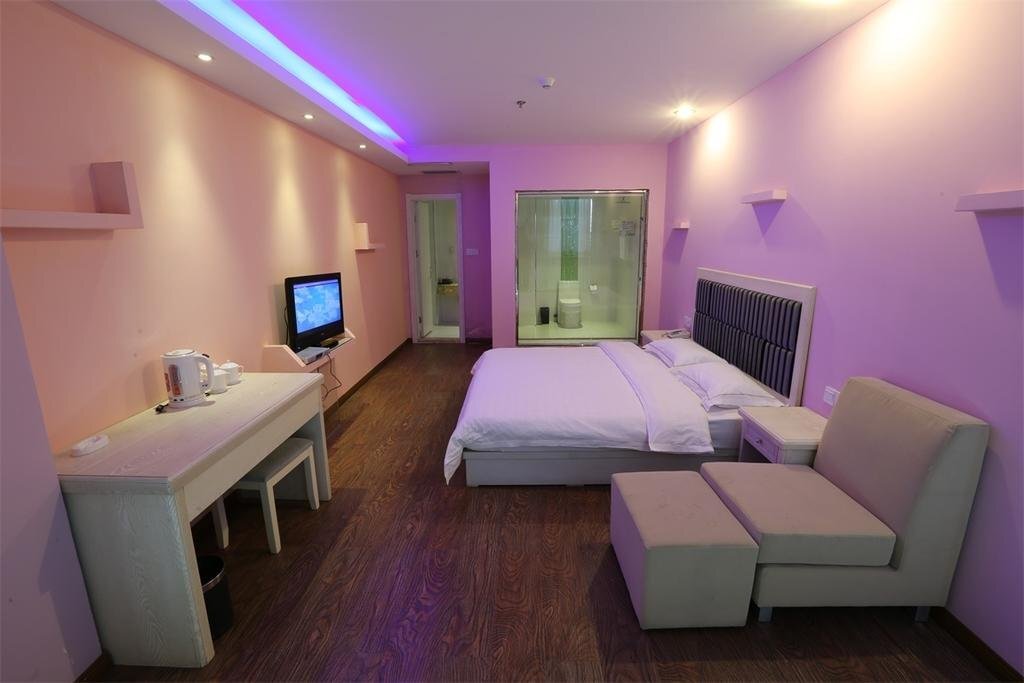 Чжанцзякоу: Blue Whale Minghai Hotel
