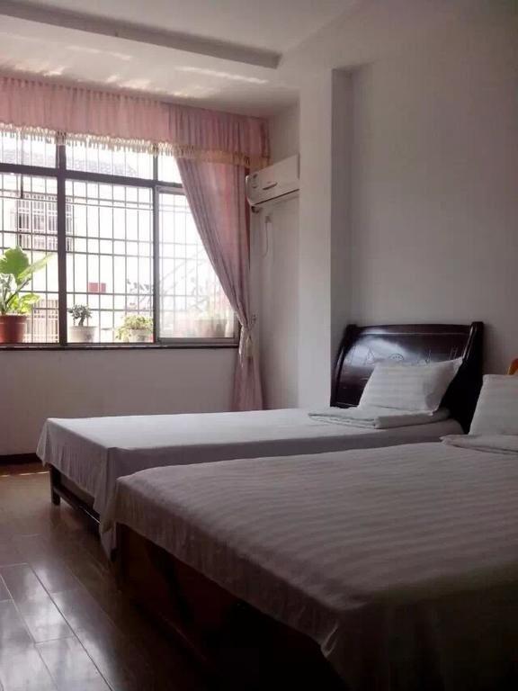 Аньцин: Qianshan Xinlong Homestay