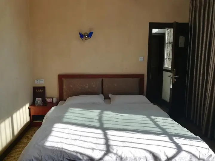 Сичан: Tiny Jiangnan Hotel