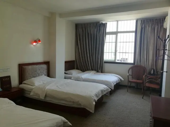 Сичан: Tiny Jiangnan Hotel