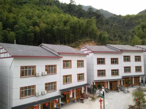 Шанграо: Red Plum Farm Stay