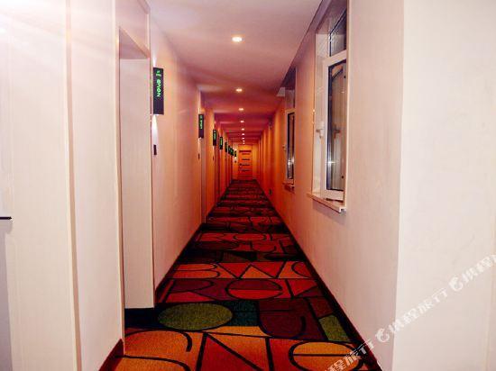 Дежоу: Flurida Group Reception Inn