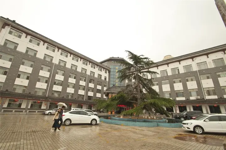 Цзинин: Grace Inn (Qufu Tourist Center)