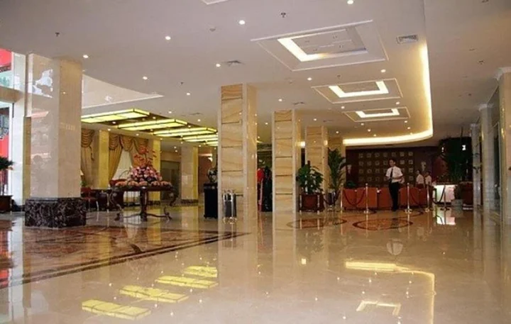 Эньши: Langning Hotel