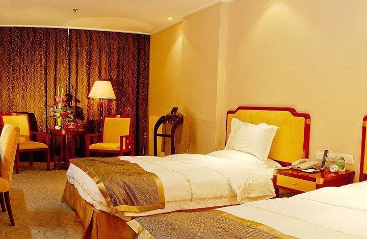 Эньши: Langning Hotel