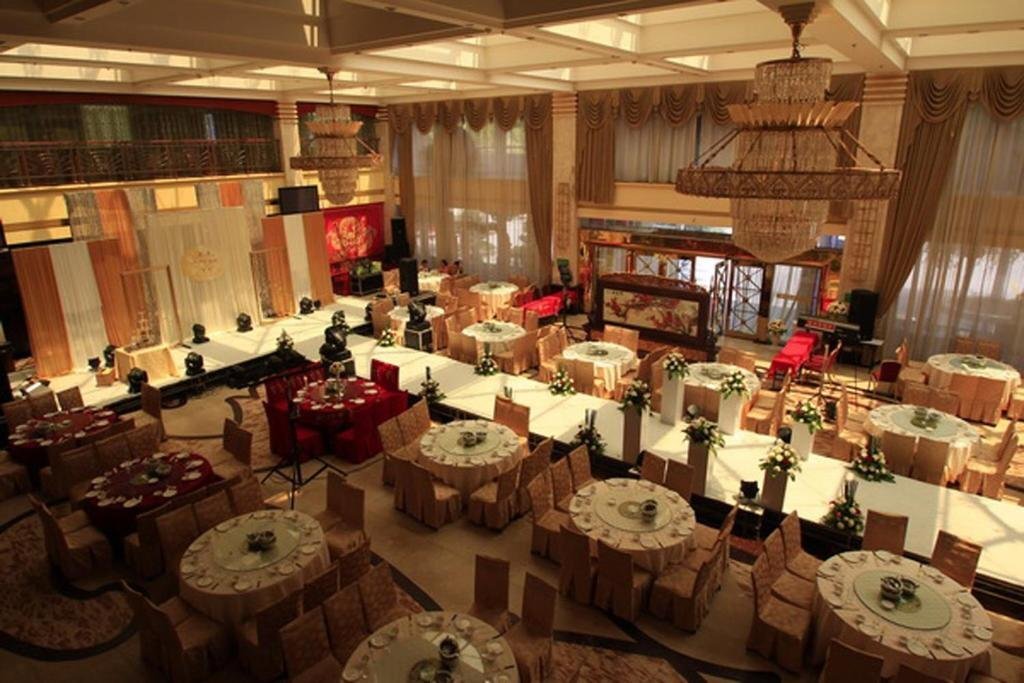 Эньши: Langning Hotel