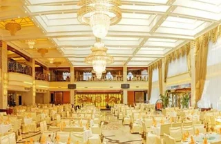Эньши: Langning Hotel