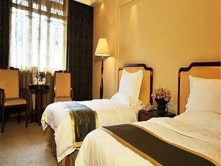 Эньши: Langning Hotel