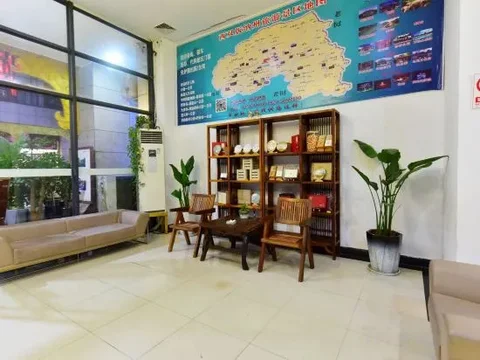 Цзинхун: Jiangzhiyun Hotel
