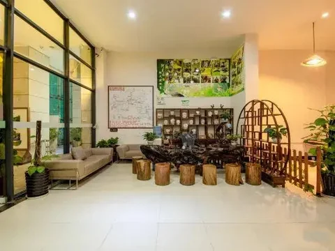 Цзинхун: Jiangzhiyun Hotel