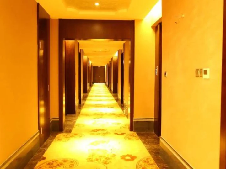Шанграо: Jing Yue Sun Shine Hotel