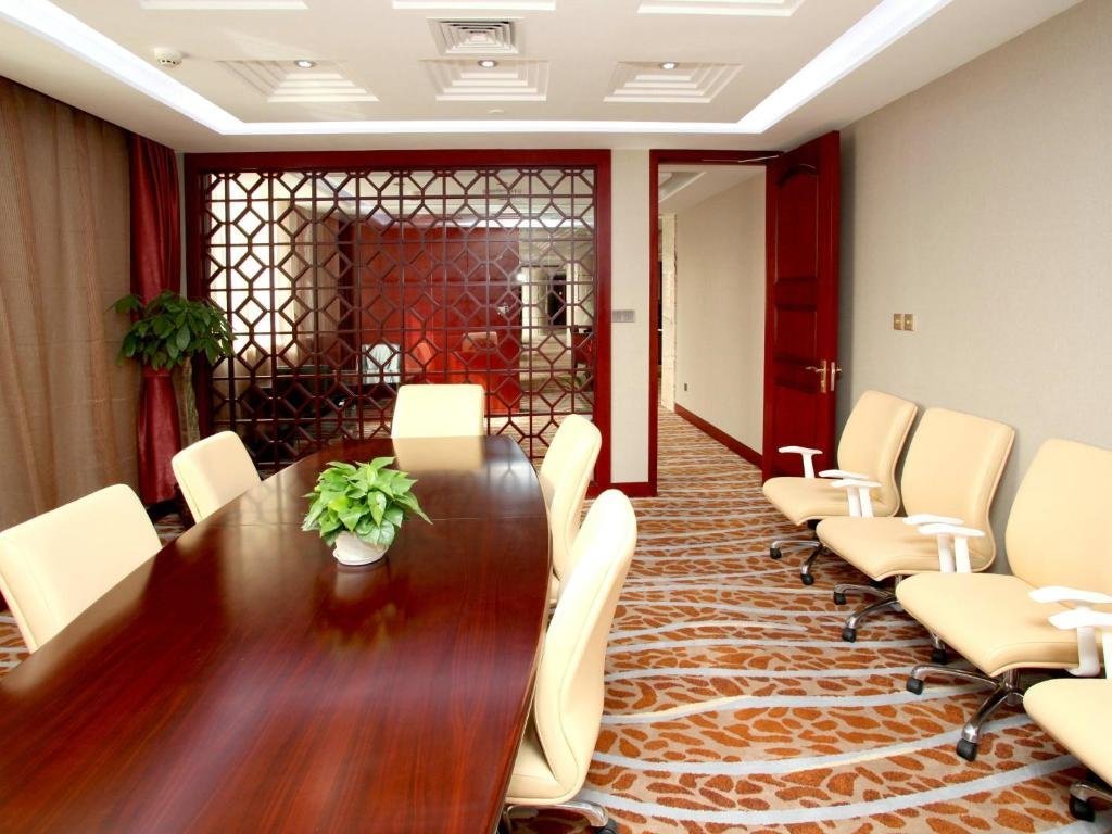 Баоцзи: Wanfu International Hotel