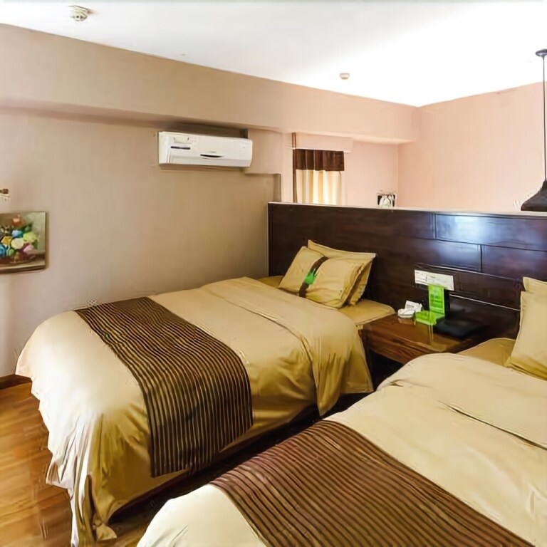 Уху: Intercontinental Myself Wuhu Pedestrian Street Branch