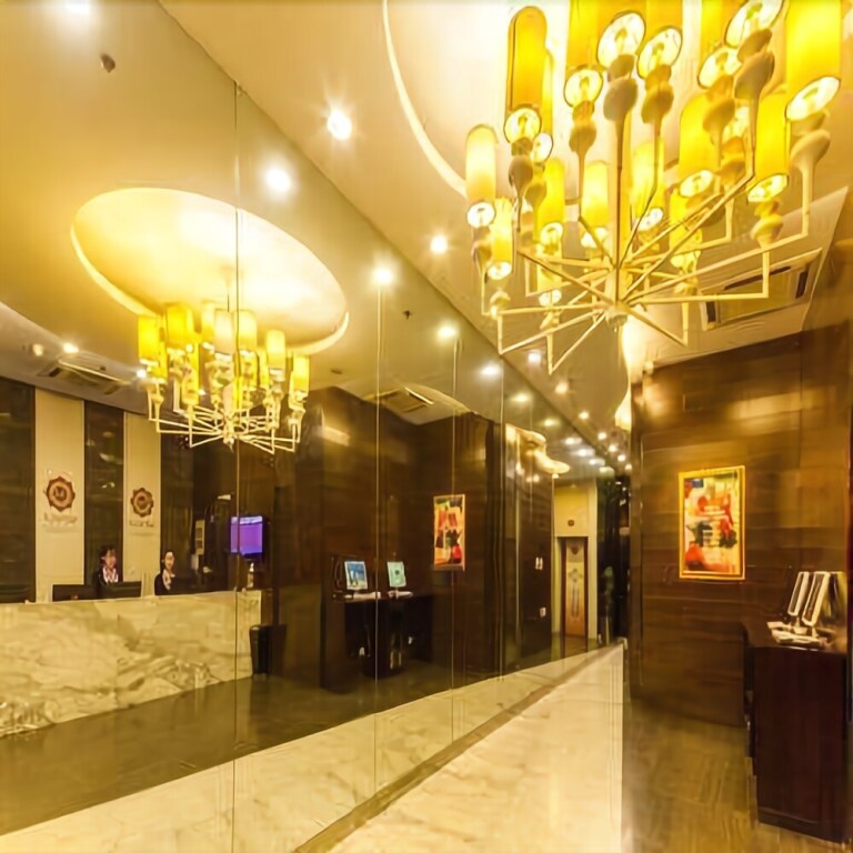 Уху: Intercontinental Myself Wuhu Pedestrian Street Branch