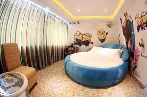 Далянь: Yepu Night Theme Hotel