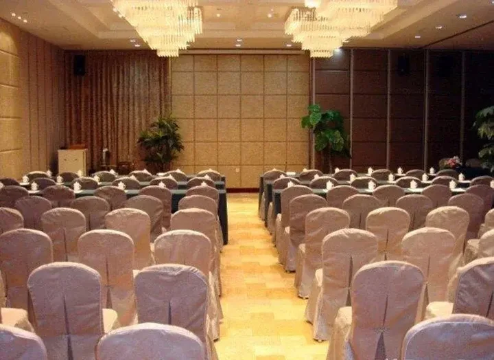 Телин: Jincheng Guangdong International Hotel - Tieling