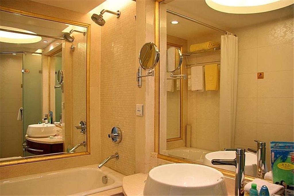 Вэйфан: Oceanwide Hotel