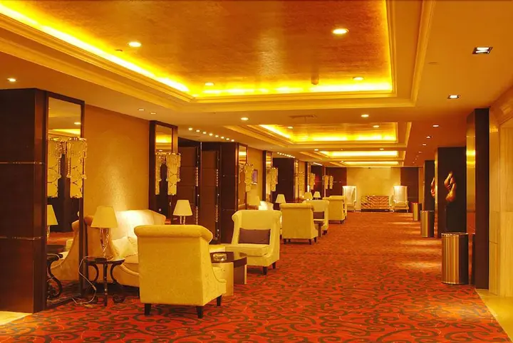 Шанграо: Sinkal Crown Hotel