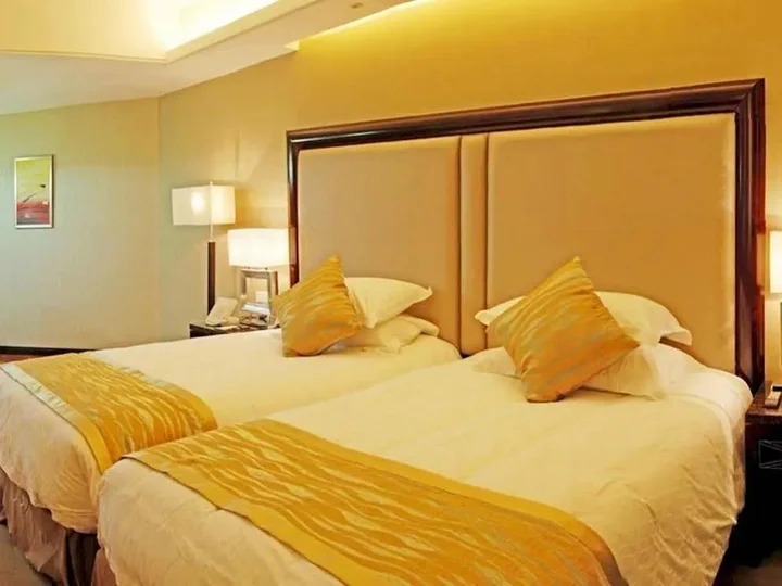 Шанграо: Sinkal Crown Hotel