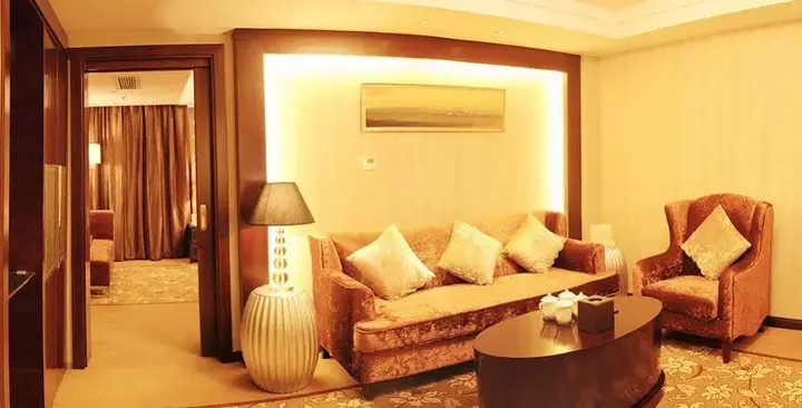 Шанграо: Sinkal Crown Hotel