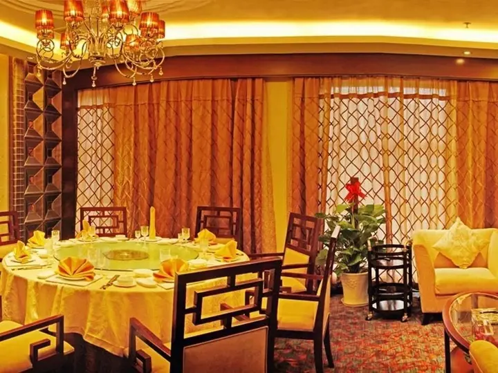 Шанграо: Sinkal Crown Hotel