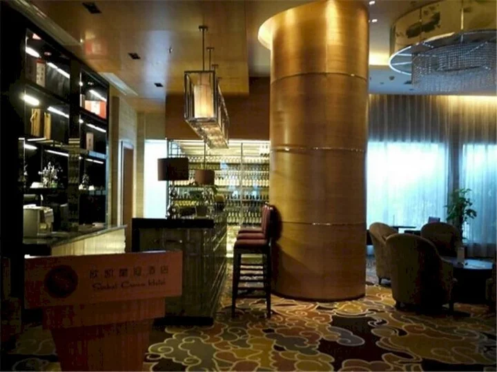 Шанграо: Sinkal Crown Hotel