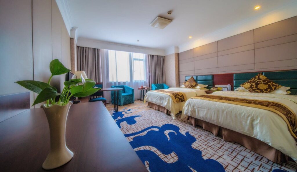 Шанграо: Peace International Hotel